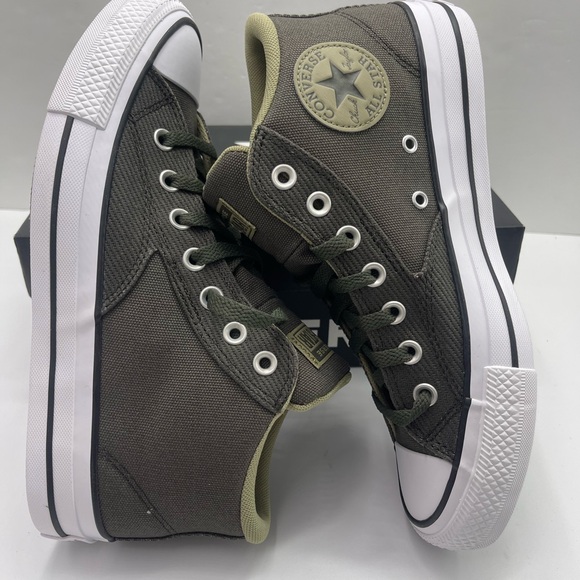 Converse Men’s A06604F
CTAS MALDEN STREET MID
CAVE GREEN/MOSSY SLOTH Sneakers - Picture 10 of 16
